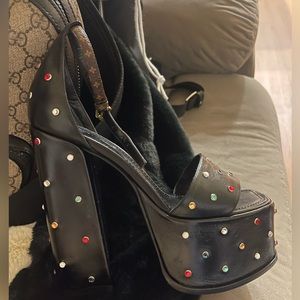 Louis Vuitton Black Leather Studded Fame Sandals Size 36
